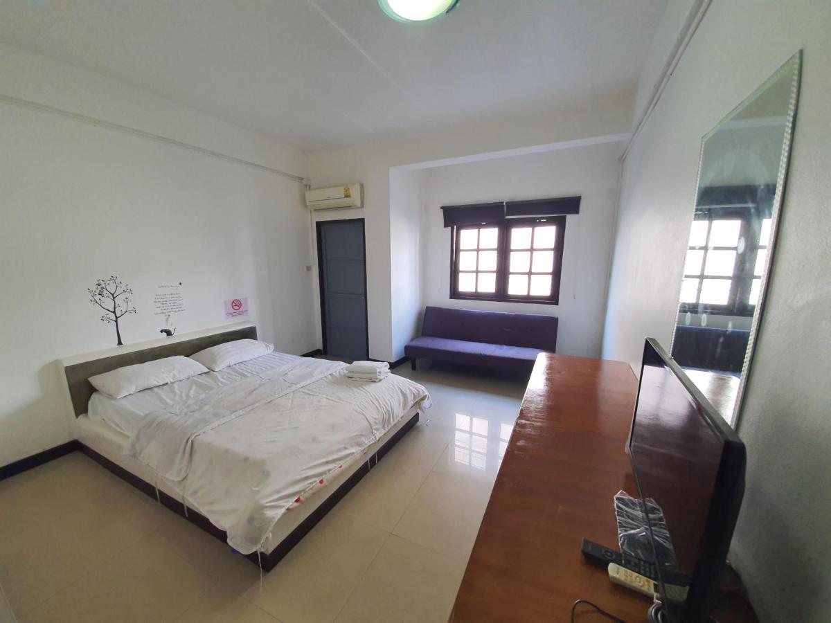 A House Boutique Guesthouse Bangkok Buitenkant foto